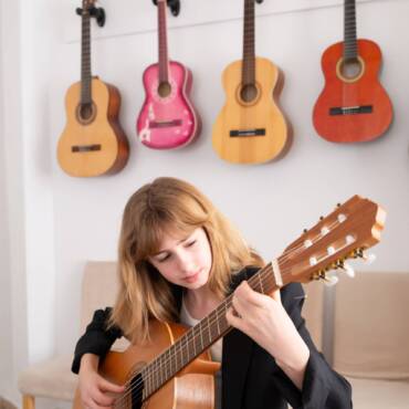 Gitarre, E- Gitarre, Akustikgitarre und Ukulele